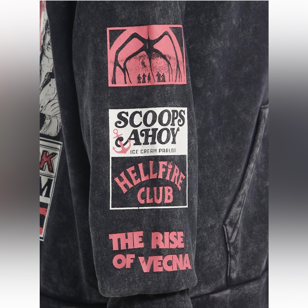 Stranger Things Season 5 Poster Hoodie SZ XL - Picture 3 of 11
